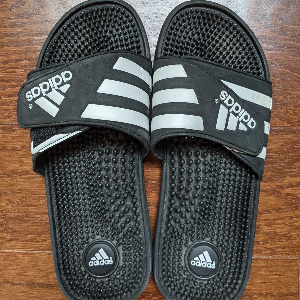 Men's Adidas Adissage slides, size 9